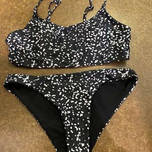Never worn bikini set!
